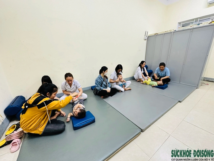 Chăm sóc trẻ bại não - từ nước mắt đến nụ cười- Ảnh 1.