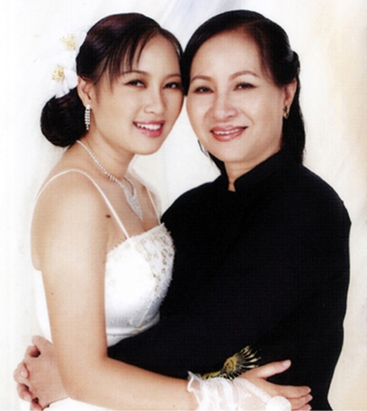 Mẹ ruột Khánh Linh: U80 vẫn được khen trẻ đẹp, từng là mỹ nhân làng nhạc- Ảnh 2.