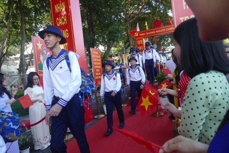 TPHCM: 6 nữ tân binh tự tin lên đường nhập ngũ- Ảnh 7.