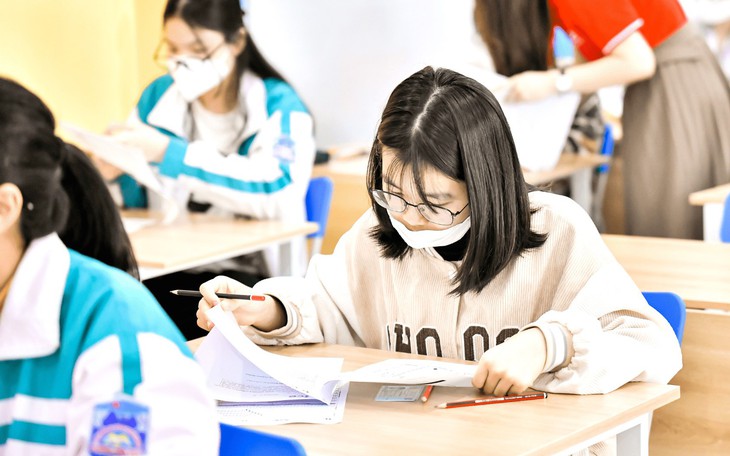 Chuyên gia giáo dục nói gì về việc dừng tuyển thẳng lớp 10 bằng IELTS?