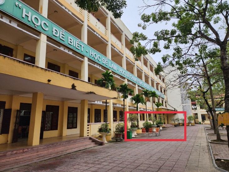 Một học sinh rơi từ tầng 4 xuống đất tử vong- Ảnh 2.