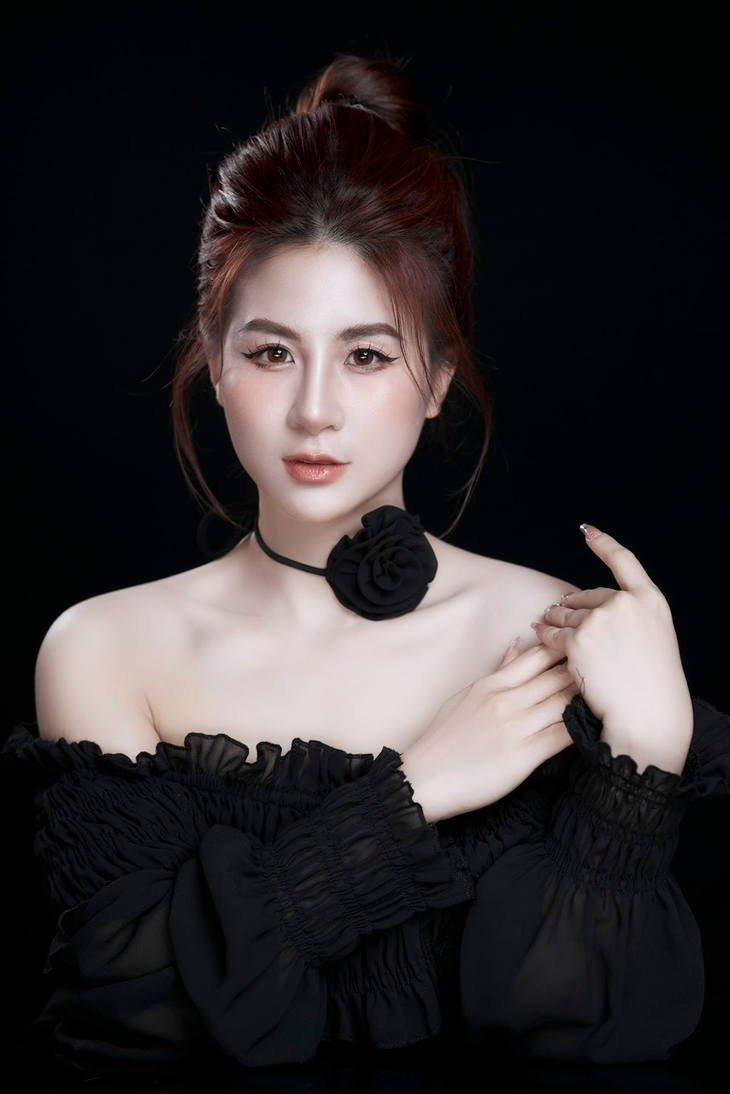 Trang Navy – Cô Nàng tiểu thư bén duyên trở thành hot streamer tiktok Việt Nam- Ảnh 1. Trang Navy – Cô Nàng tiểu thư bén duyên trở thành hot streamer tiktok Việt Nam- Ảnh 1.