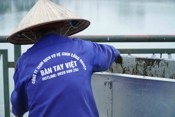 Lượng lớn cá chết bất thường trong công viên Thiên Văn Học- Ảnh 3.