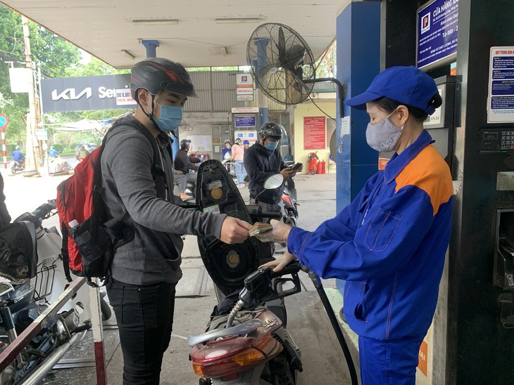 Giá xăng dầu sẽ tăng trở lại trong kỳ điều hành ngày mai?- Ảnh 1. giá xăng