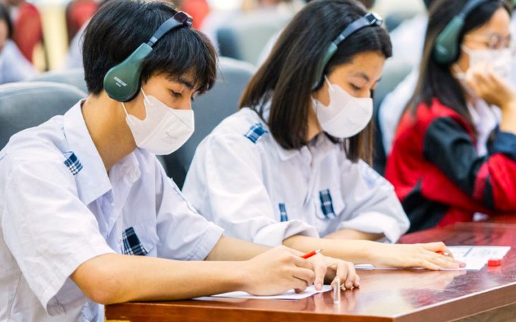 Bộ GD&ĐT ‘tuýt còi’ tuyển thẳng lớp 10 bằng IELTS, các tỉnh điều chỉnh thế nào?