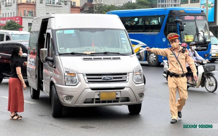 Hà Nội xử lý hàng trăm vi phạm giao thông từ phản ánh qua Zalo