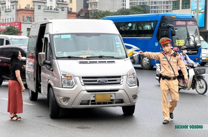 Hà Nội xử lý hàng trăm vi phạm giao thông từ phản ánh qua Zalo- Ảnh 1.