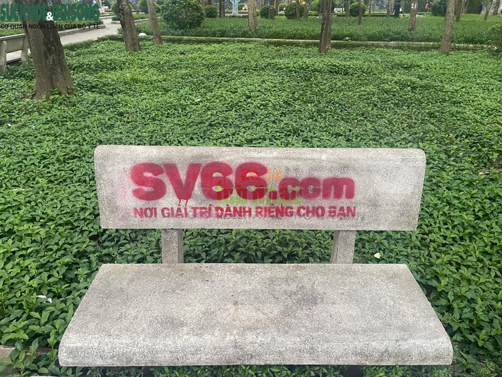 Ghế đá vườn hoa tiếp tục bị xịt sơn quảng cáo web cờ bạc, trách nhiệm của chính quyền địa phương?- Ảnh 9. Ghế đá vườn hoa tiếp tục bị xịt sơn quảng cáo web cờ bạc, trách nhiệm của chính quyền địa phương?- Ảnh 9.