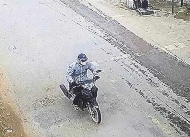 Phát thông báo truy tìm tên cướp ngân hàng ở Cửa Lò- Ảnh 2.