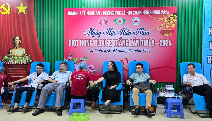 Gần 1.500 cán bộ, người lao động ngành y tế tham gia Giọt hồng Blouse trắng - Ảnh 1.