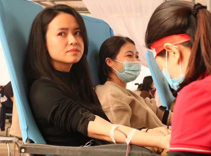 Gần 1.500 cán bộ, người lao động ngành y tế tham gia Giọt hồng Blouse trắng - Ảnh 5.