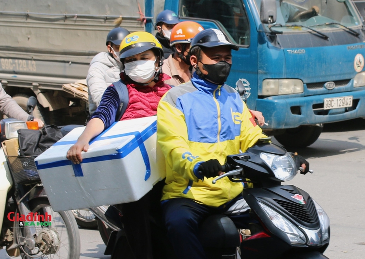 Người dân lỉnh kỉnh đồ, xe rời Thủ đô, về quê ăn Tết sớm- Ảnh 13.