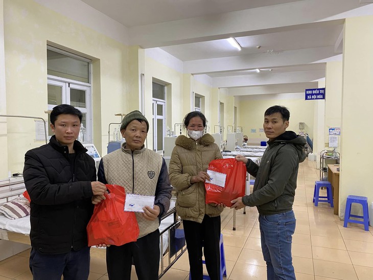 Bác sĩ, nhân viên y tế ở Hà Nội túc trực xuyên Tết, sẵn sàng cứu chữa bệnh nhân- Ảnh 3.