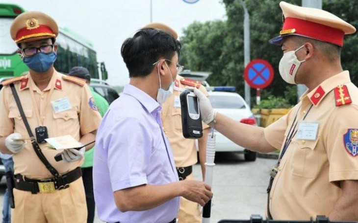 Bộ Y tế lấy ý kiến đề xuất xác định nồng độ cồn trong hơi thở của người lái xe- Ảnh 1.