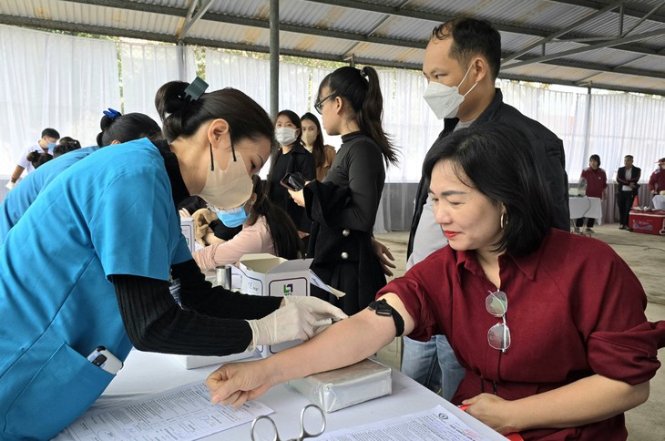 Gần 1.500 cán bộ, người lao động ngành y tế tham gia Giọt hồng Blouse trắng - Ảnh 3.