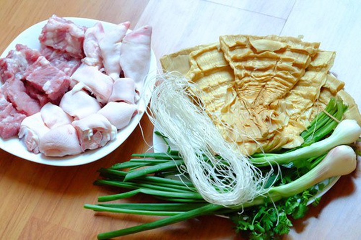 Cách nấu canh măng móng giò - món ngon bổ dưỡng ngày Tết- Ảnh 1.