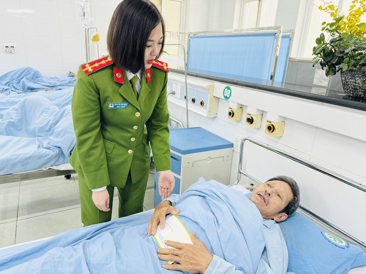 Ấm áp những tấm lòng sẻ chia với bệnh nhân nghèo- Ảnh 8. Ấm áp những tấm lòng sẻ chia với bệnh nhân nghèo- Ảnh 8.
