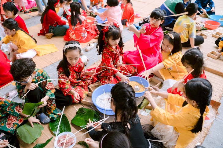 Giáo viên có bắt buộc phải trực Tết không?- Ảnh 1.