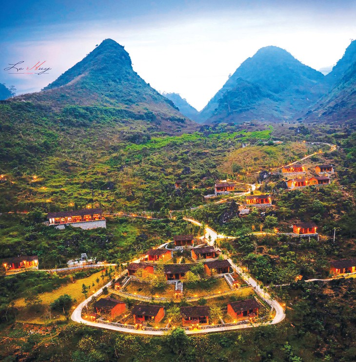 Người 'gắn sao' cho nhà trình tường trên cao nguyên đá- Ảnh 4. Người 'gắn sao' cho nhà trình tường trên cao nguyên đá- Ảnh 4.