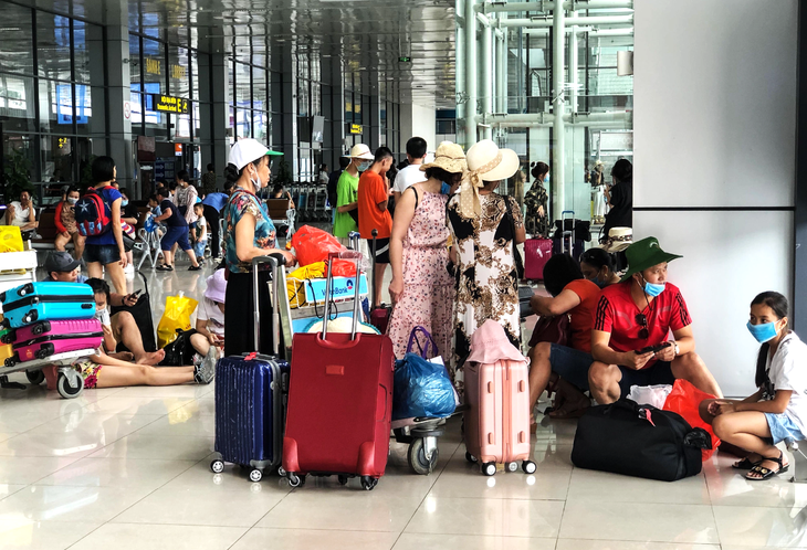 Định giá hàng loạt dịch vụ hàng không, có cả phở, bánh mỳ...- Ảnh 2.