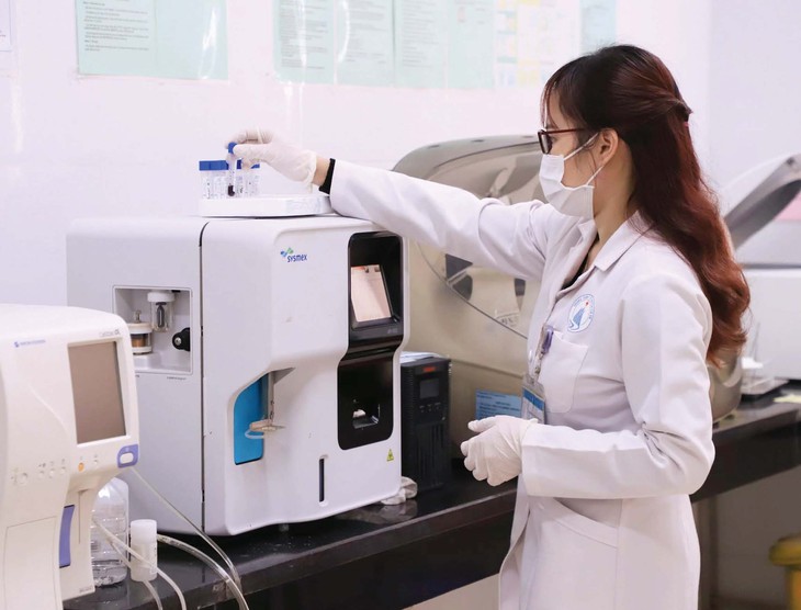 Y tế huyện đảo vượt khó- Ảnh 1.
