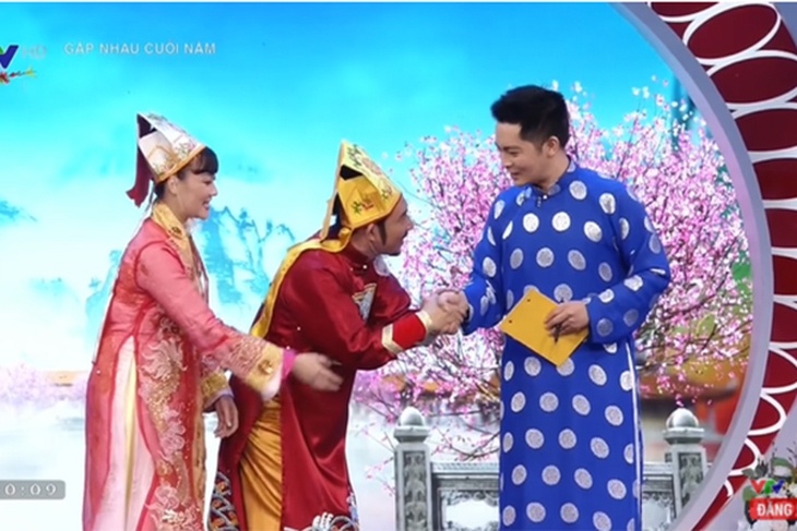 Đời thực bình dị của nam nghệ sĩ tuổi Dần vừa thay NSND Tự Long đóng Táo Xã hội trong Táo quân 2024- Ảnh 2.