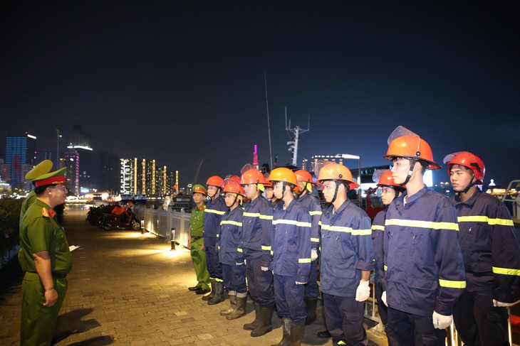Công an TPHCM huy động 100% quân số thực hiện nhiệm vụ nhằm đảm bảo trật tự đêm giao thừa- Ảnh 7.