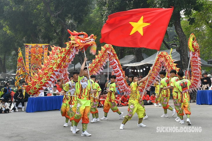Năm Giáp Thìn ngắm những màn múa rồng đặc sắc- Ảnh 1.