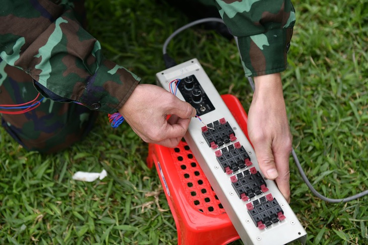 Cận cảnh trận địa pháo hoa tại Công viên Thống Nhất trước 'giờ G'- Ảnh 5.