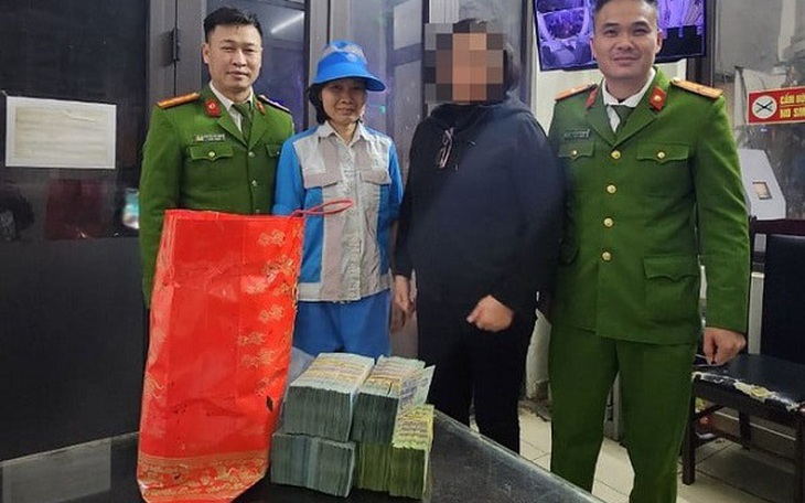 Người đàn ông tìm lại được 1,17 tỷ đồng vứt trong xe rác