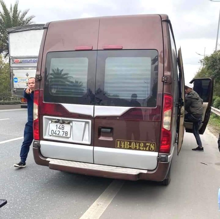 Diễn biến mới nhất vụ hành khách tố nhà xe bóp cổ, bỏ mặc giữa cao tốc- Ảnh 1.