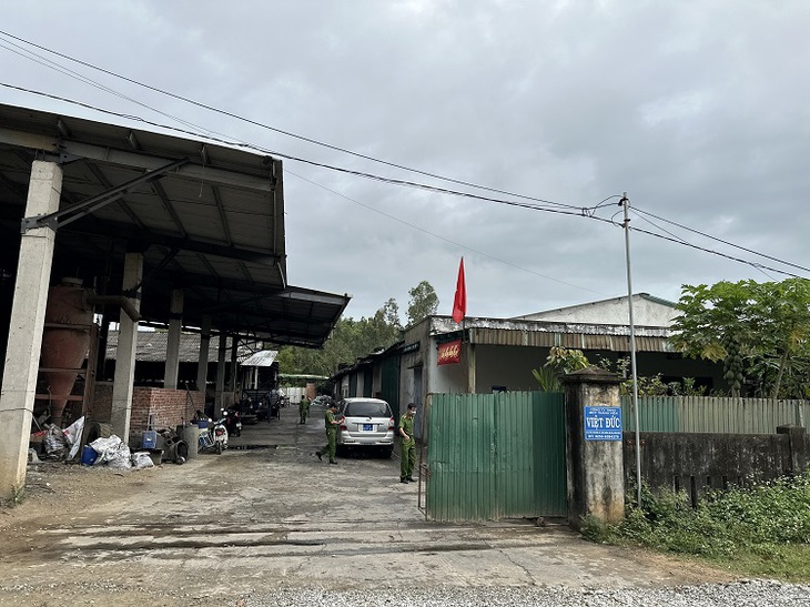 Triệt phá đường dây sản xuất, bán phân bón giả lên tới hàng trăm tấn- Ảnh 1.