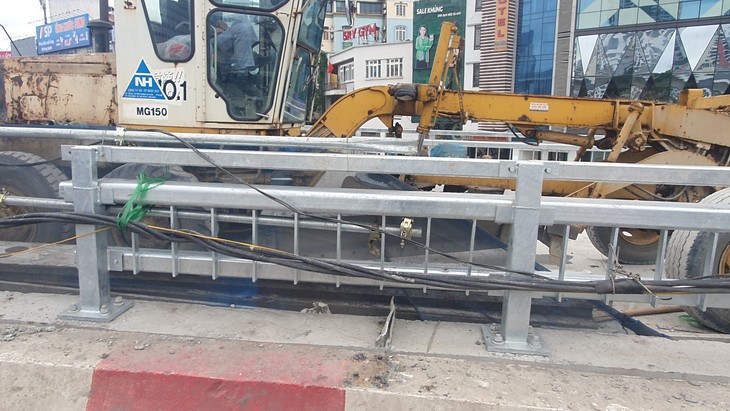 Hà Nội: Người dân chật vật khi đi qua nút 'thắt cổ chai' ở cầu vượt Mai Dịch- Ảnh 20.