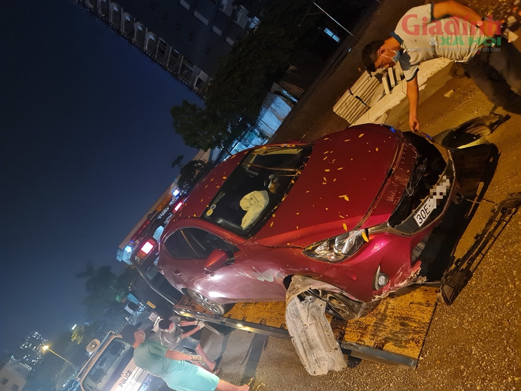 Hà Nội: Hàng loạt ô tô 'sập bẫy' khi đi qua Dự án D20 Cầu Giấy- Ảnh 3. Hà Nội: Hàng loạt ô tô 'sập bẫy' khi đi qua Dự án D20 Cầu Giấy- Ảnh 3.