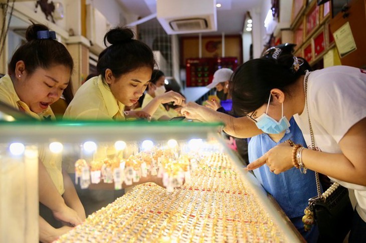 Giá vàng hôm nay ngày 11/3 tăng dữ dội chiều mua vào- Ảnh 1.