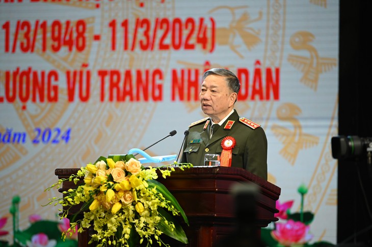 Đại tướng Tô Lâm, Ủy viên Bộ Chính trị, Bộ trưởng Công an chúc mừng Công an tỉnh Nghệ An đã được Chủ tịch nước phong tặng danh hiệu vô cùng cao quý: Anh hùng Lực lượng vũ trang nhân dân; đồng thời đặt ra nhiều yêu cầu, nhiệm vụ đối với Công an tỉnh Nghệ An. Đại tướng Tô Lâm, Ủy viên Bộ Chính trị, Bộ trưởng Công an chúc mừng Công an tỉnh Nghệ An đã được Chủ tịch nước phong tặng danh hiệu vô cùng cao quý: Anh hùng Lực lượng vũ trang nhân dân; đồng thời đặt ra nhiều yêu cầu, nhiệm vụ đối với Công an tỉnh Nghệ An.
