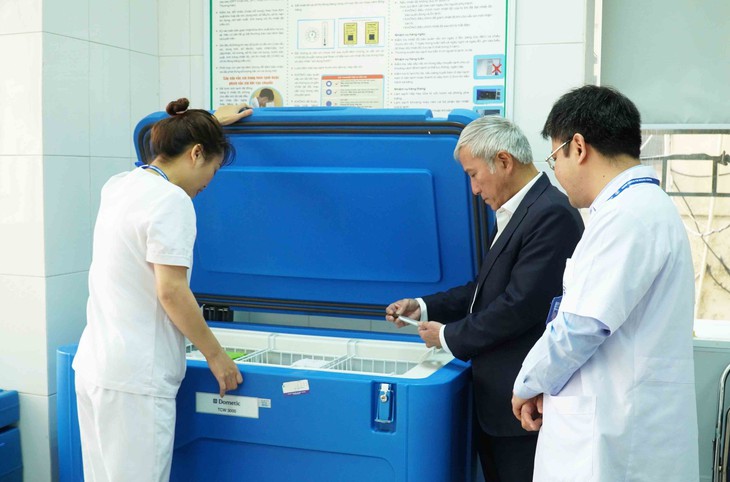 CDC Hà Nội đã đấu thầu được 16/32 loại vaccine để mở lại Phòng tiêm chủng - Ảnh 3.