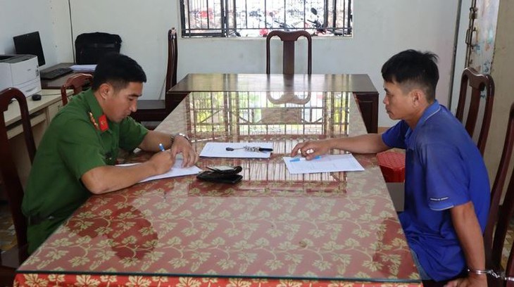 Bắt khẩn cấp người đàn ông đánh đập dã man bé trai 9 tuổi- Ảnh 2.
