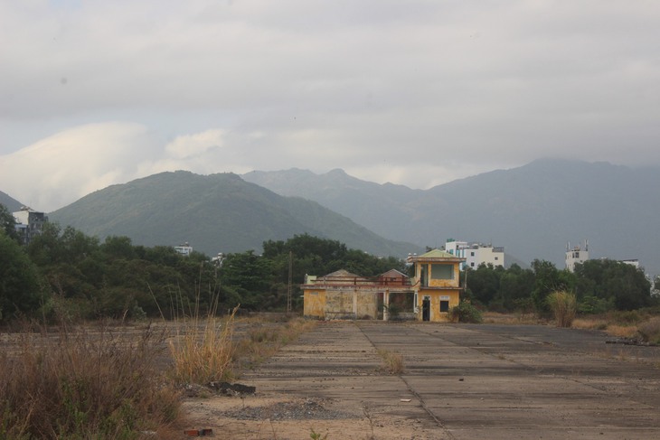 Hoang tàn trong dự án của Tập đoàn Phúc Sơn tại sân bay Nha Trang cũ- Ảnh 5. Hoang tàn trong dự án của Tập đoàn Phúc Sơn tại sân bay Nha Trang cũ- Ảnh 5.