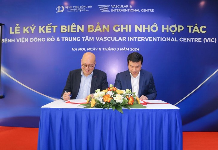 Bệnh viện Đông Đô ký kết hợp tác nâng cao năng lực chẩn đoán và điều trị các bệnh lý liên quan đến mạch máu với Singapore- Ảnh 1. Bệnh viện Đông Đô ký kết hợp tác nâng cao năng lực chẩn đoán và điều trị các bệnh lý liên quan đến mạch máu với Singapore- Ảnh 1.