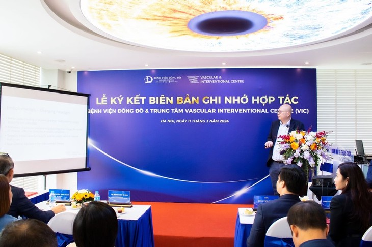 Bệnh viện Đông Đô ký kết hợp tác nâng cao năng lực chẩn đoán và điều trị các bệnh lý liên quan đến mạch máu với Singapore- Ảnh 3. Bệnh viện Đông Đô ký kết hợp tác nâng cao năng lực chẩn đoán và điều trị các bệnh lý liên quan đến mạch máu với Singapore- Ảnh 3.