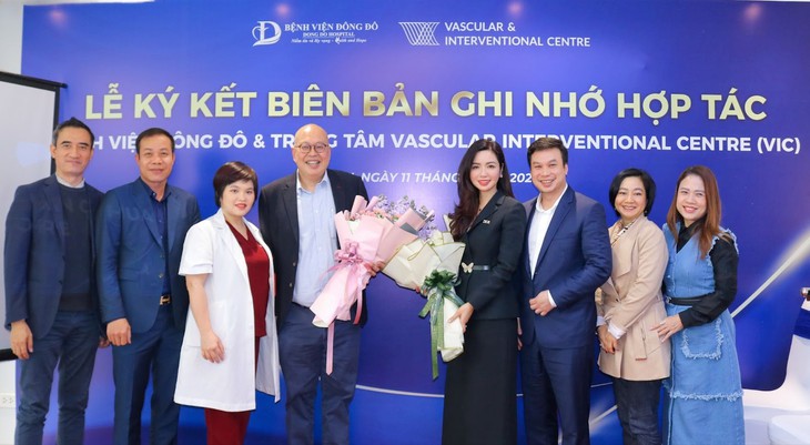 Bệnh viện Đông Đô ký kết hợp tác nâng cao năng lực chẩn đoán và điều trị các bệnh lý liên quan đến mạch máu với Singapore- Ảnh 4. Bệnh viện Đông Đô ký kết hợp tác nâng cao năng lực chẩn đoán và điều trị các bệnh lý liên quan đến mạch máu với Singapore- Ảnh 4.