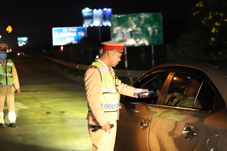 CSGT toàn quốc tập trung xử lý 5 nhóm hành vi nào?- Ảnh 3. CSGT toàn quốc tập trung xử lý 5 nhóm hành vi nào?- Ảnh 3.