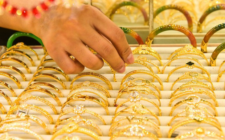 Giá vàng hôm nay ngày 13/3 giảm sốc gần 2 triệu đồng/lượng