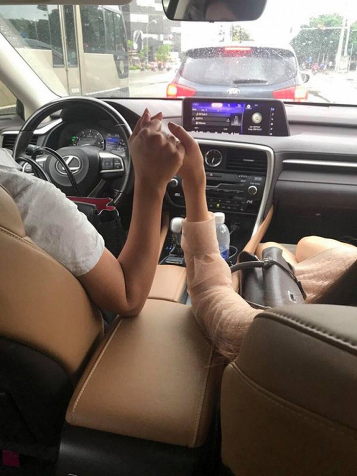 Vừa vào phim mới của VFC, Hồng Diễm vẫn giữ nguyên tắc nói không với 'cảnh nóng'- Ảnh 5. Vừa vào phim mới của VFC, Hồng Diễm vẫn giữ nguyên tắc nói không với 'cảnh nóng'- Ảnh 5.