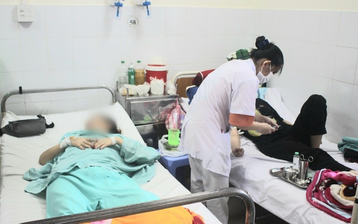 60 người nhập viện nghi ngộ độc sau ăn cơm gà quán Trâm Anh sức khỏe hiện ra sao?