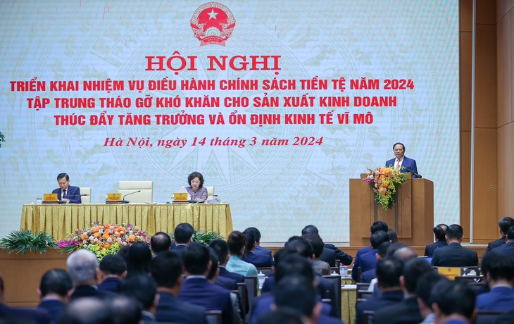 Thủ tướng: Việc xử lý các ngân hàng thương mại yếu kém còn chậm- Ảnh 1. Thủ tướng: Việc xử lý các ngân hàng thương mại yếu kém còn chậm- Ảnh 1.