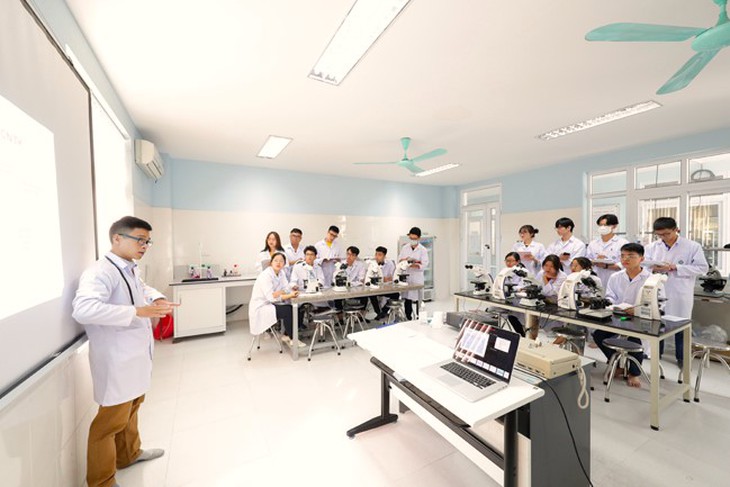 Tuyển sinh năm 2024: Nhiều trường đại học đề xuất phương thức tuyển sinh mới- Ảnh 1.