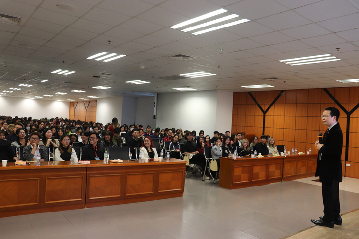CEO của Job3s.vn - Vị diễn giả đặc biệt tại trường ĐH Kinh Tế Quốc Dân- Ảnh 3. CEO của Job3s.vn - Vị diễn giả đặc biệt tại trường ĐH Kinh Tế Quốc Dân- Ảnh 3.