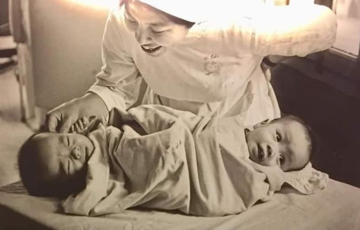 Nhật Bản sắp chiếu phim về người em trong ca mổ lịch sử tách cặp song sinh Việt - Đức 36 năm trước- Ảnh 2.
